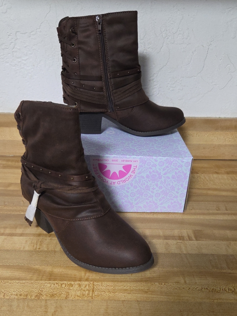NWT "Jellypop" Petra Distressed Suedelike Ankle Boots Woman's Size 7
